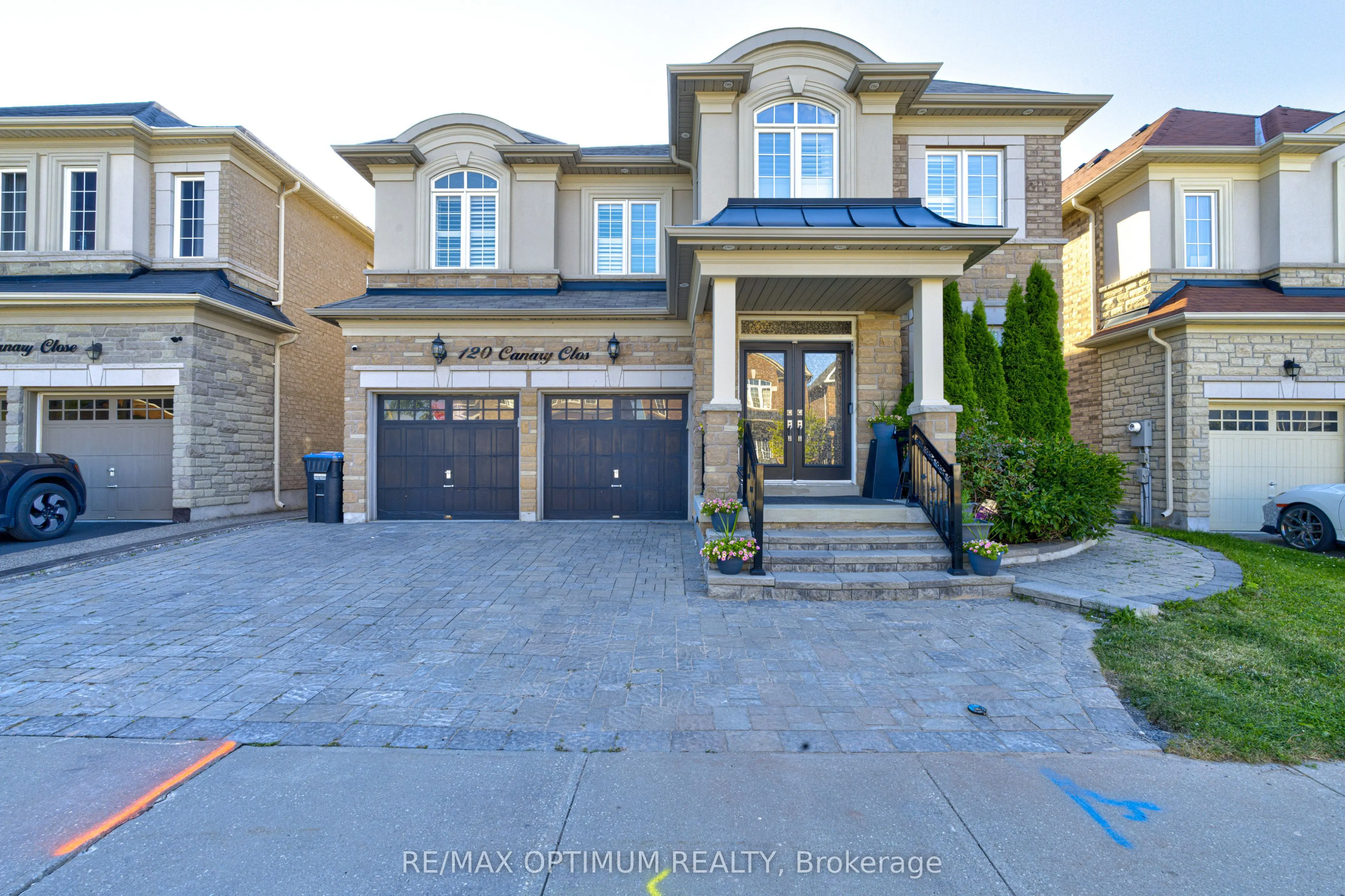 120 Canary Close, Brampton