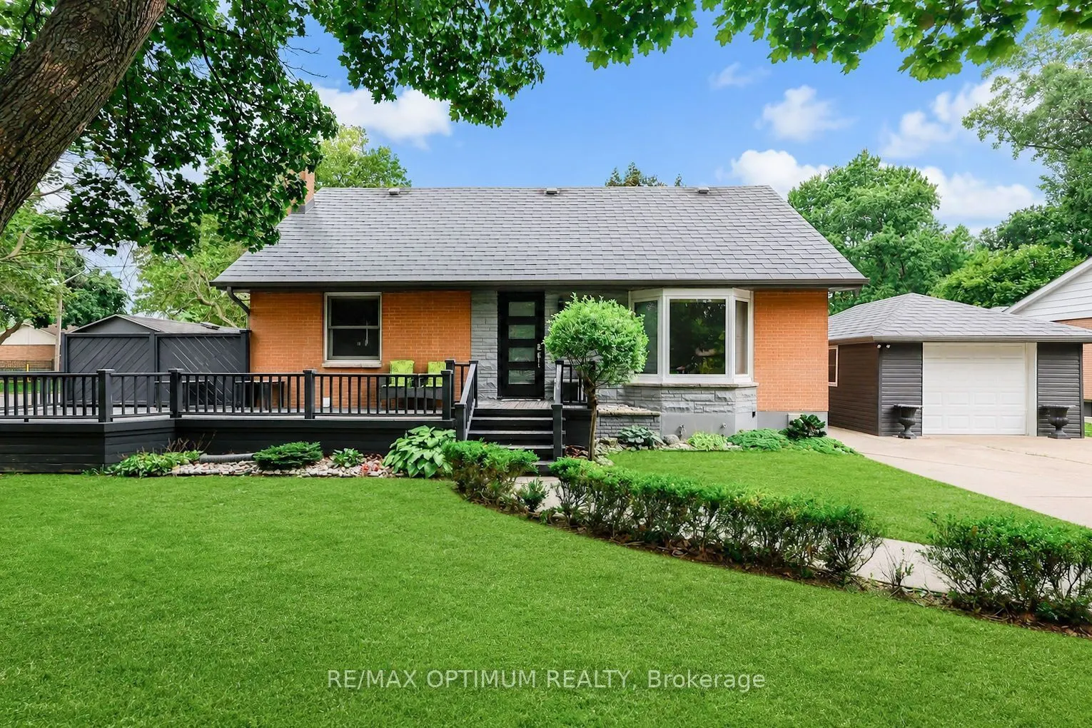 25 Buckingham Road, Sarnia